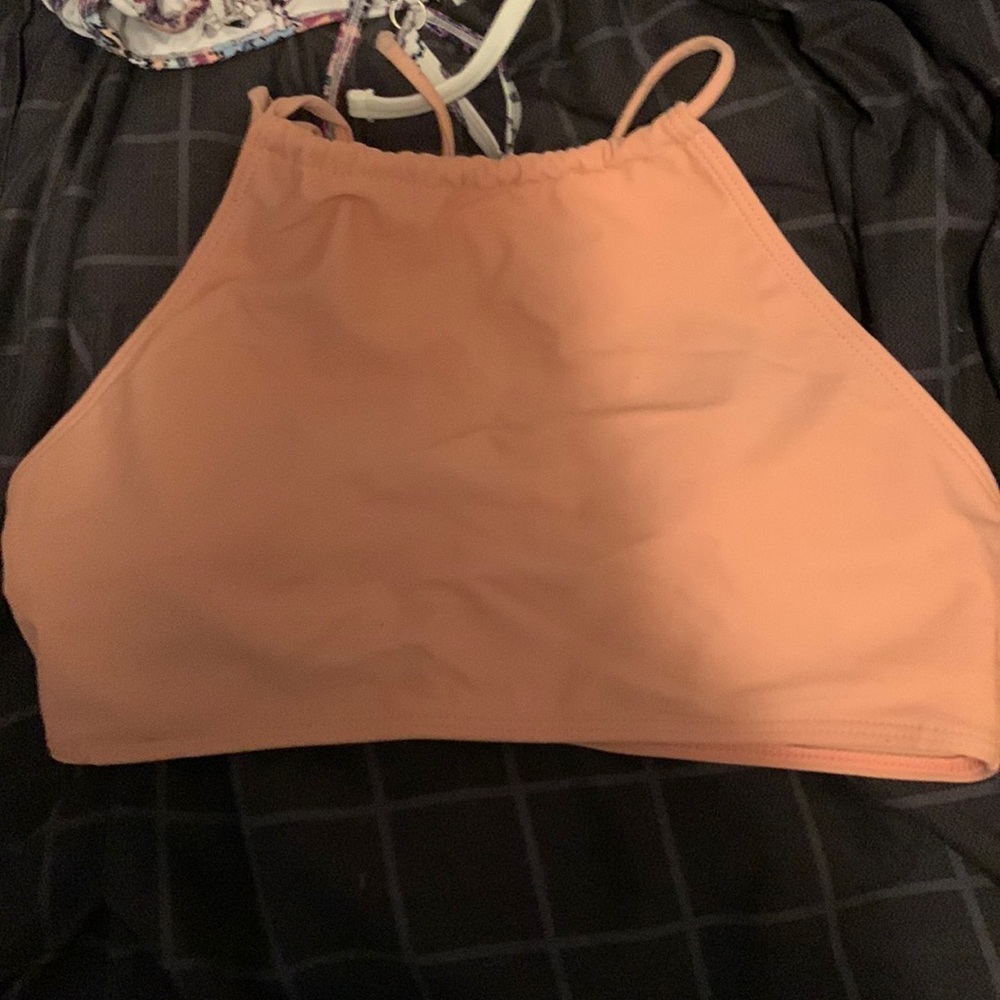 Bathing suit top, in good condition